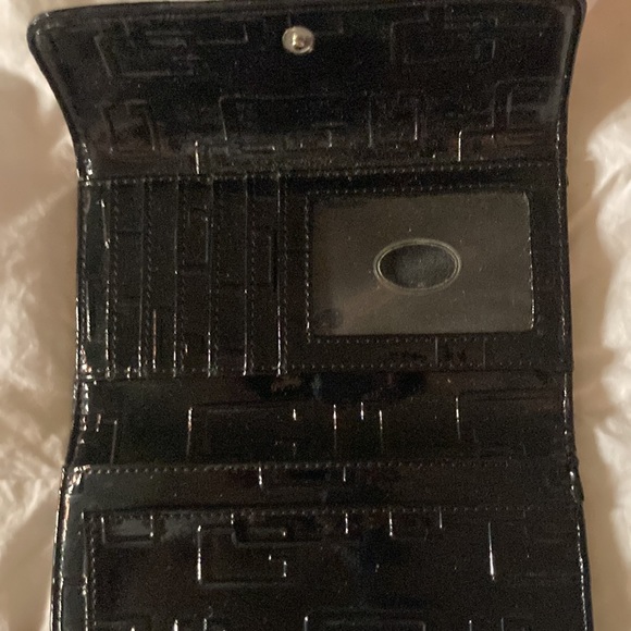 Black patten leather guess wallet - Picture 3 of 6